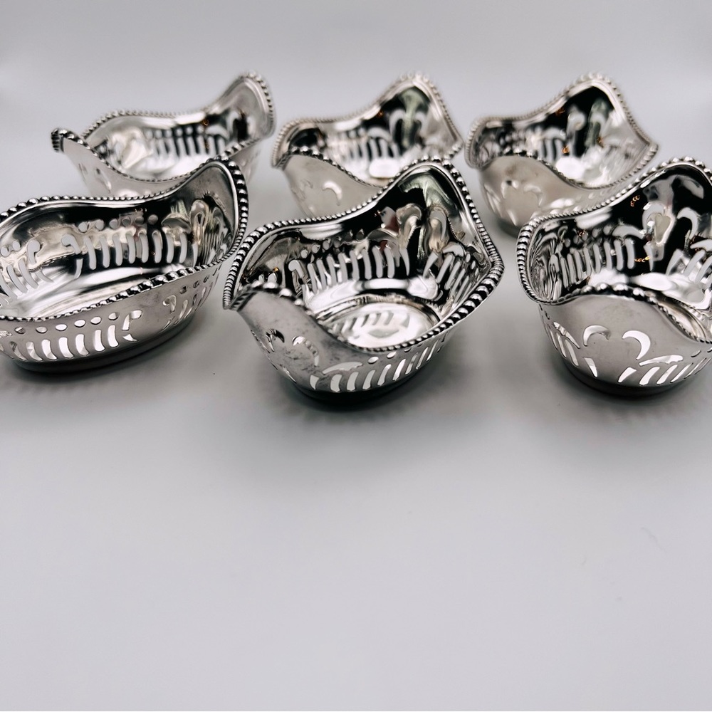 Set of 6 Sterling silver nut cups/trinket dishes by Gorham